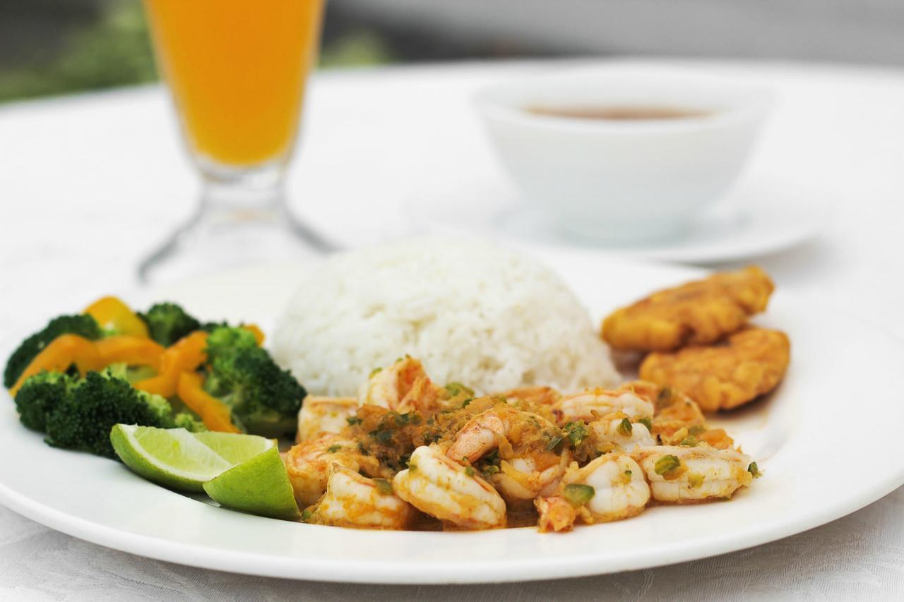 Oceanic Lodge 通苏帕 外观 照片