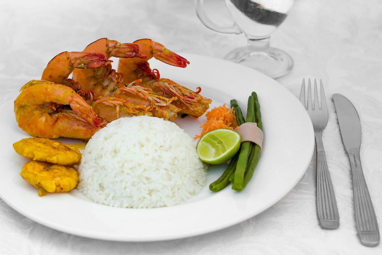 Oceanic Lodge 通苏帕 外观 照片